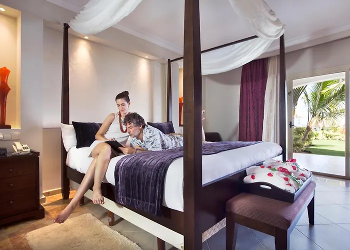 Elegance Pool Side King Suite Adults only
