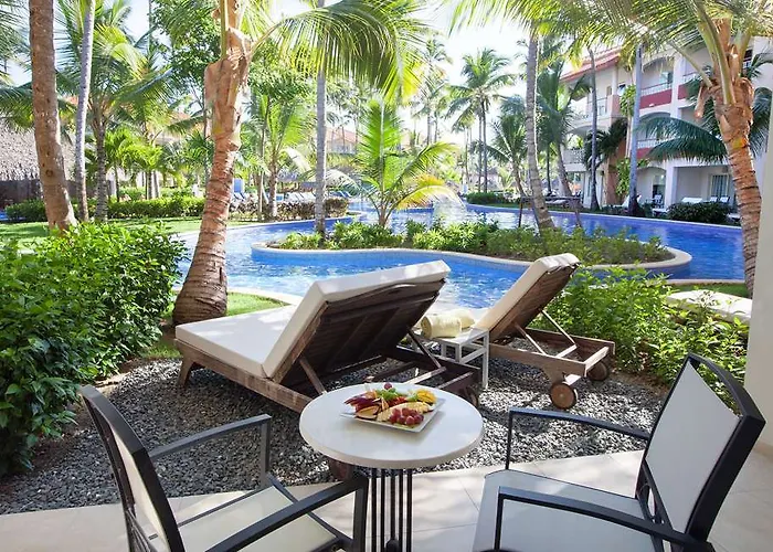 Suite Junior Majestic con Vistas a la Piscina